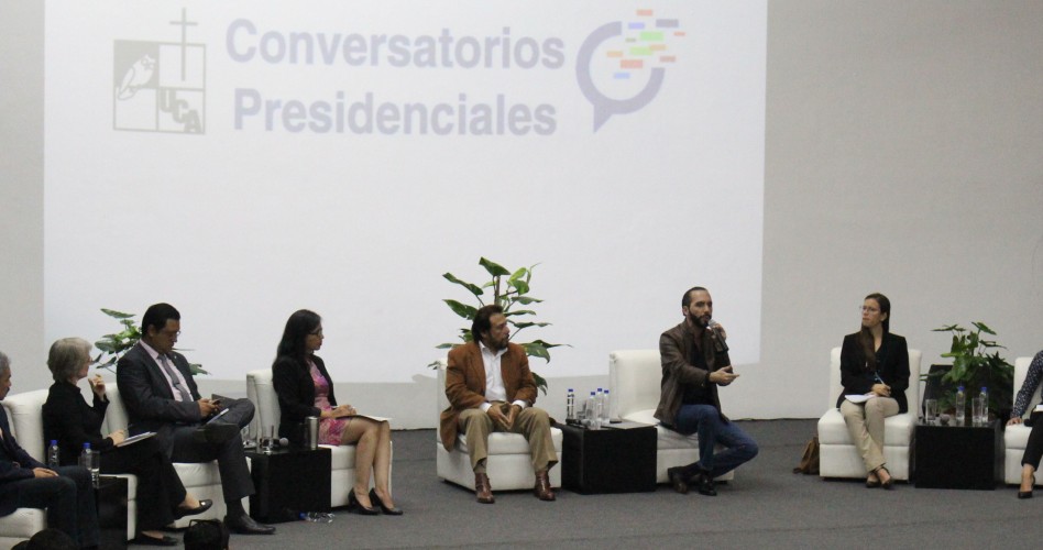 Los Conversatorios Presidenciales son un espacio para que los ciudadanos conozcan las propuestas de los cuatro candidatos a la presidencia. Se desarrollarán los días miércoles en la UCA a partir de los 5:30 pm. /Foto de Samuel Carranza.
